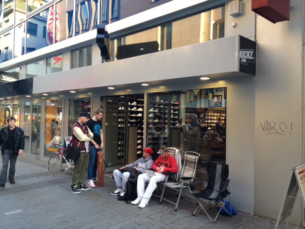 Nike Galaxy Foamposite Release in Deutschland