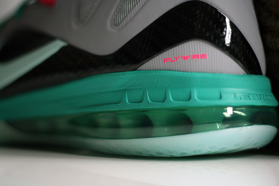 Nike „South Beach“ Lebron 9 P.S. Elite sneakerb0b