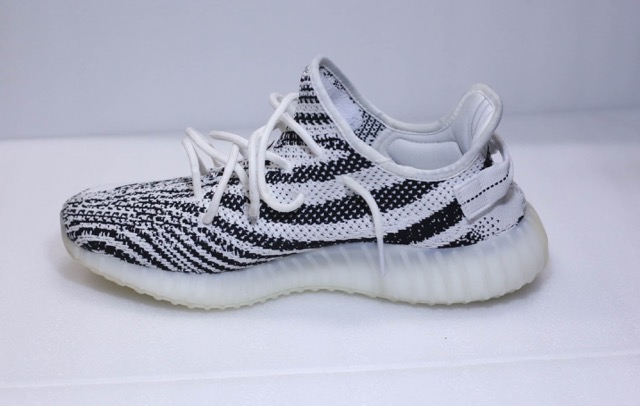 再販決定【レビュー】比較してみた。着用感・サイズ感 YEEZY BOOST 350 