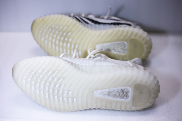 再販決定【レビュー】比較してみた。着用感・サイズ感 YEEZY BOOST 350 