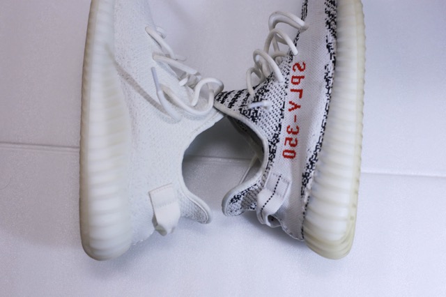 再販決定【レビュー】比較してみた。着用感・サイズ感 YEEZY BOOST 350 