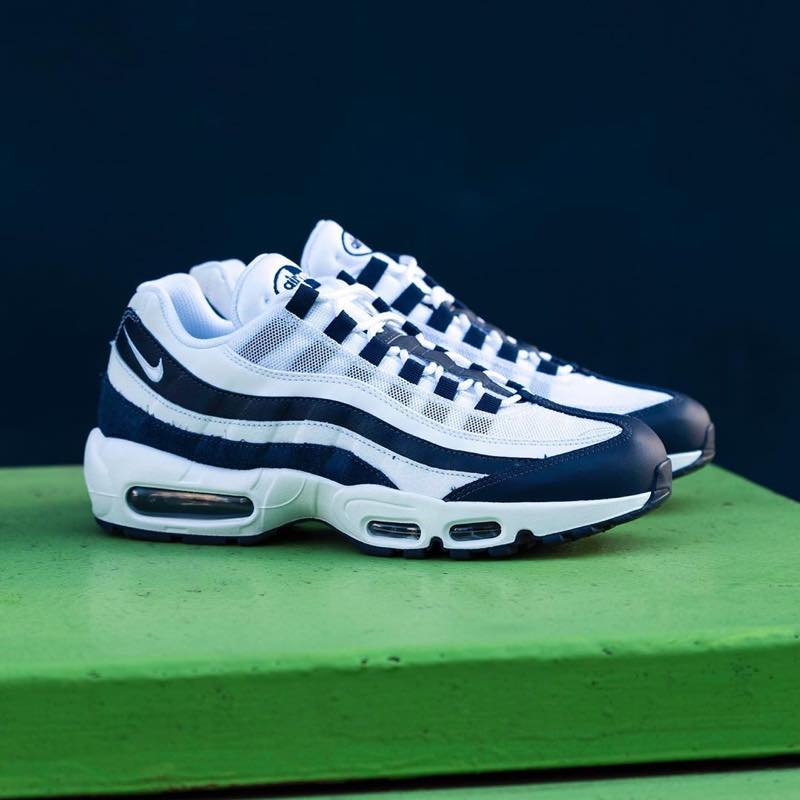 12月21日発売予定 Nike Air Max 95 Essential Midnight Navy スニーカーハック