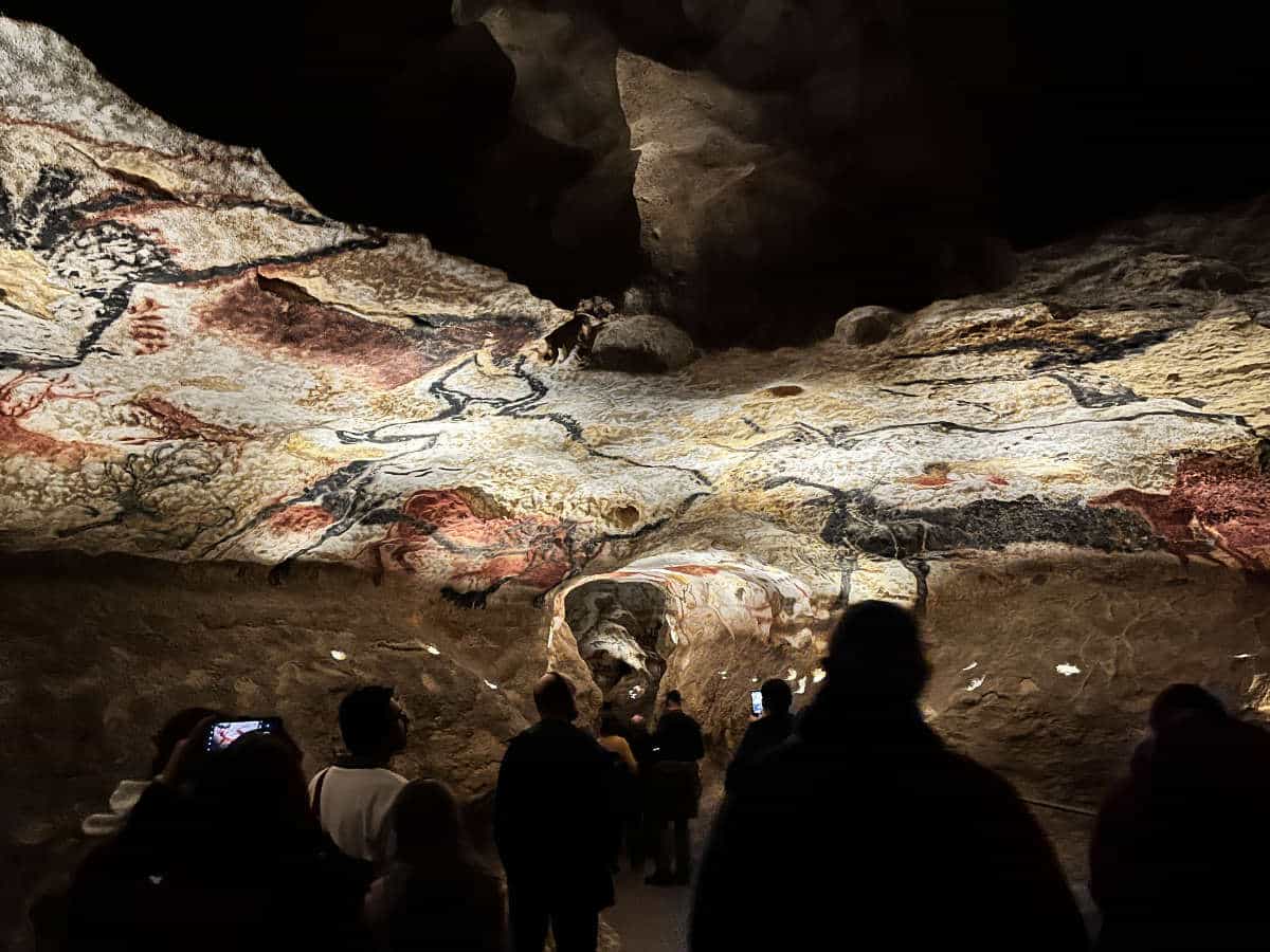 Lascaux Cave paintings A window into the prehistoric world