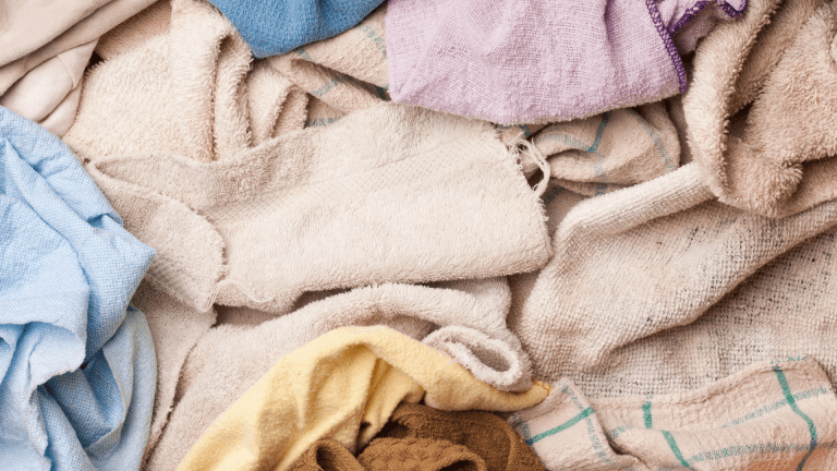 HOW TO WASH A MICROFIBER CLEANING RAG (SPOT CLEAN)