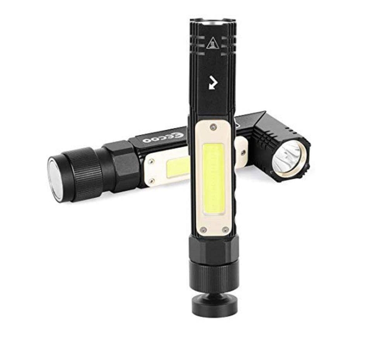 Eecoo LED Taschenlampe mit 800 Lumen und 1500 mAh Akku für 9,99 Euro