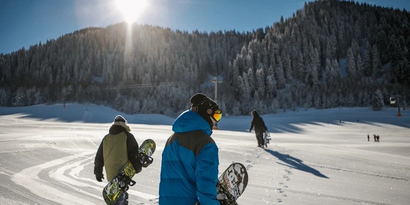 How Many Calories Does Snowboarding Burn (600 Per Hour)