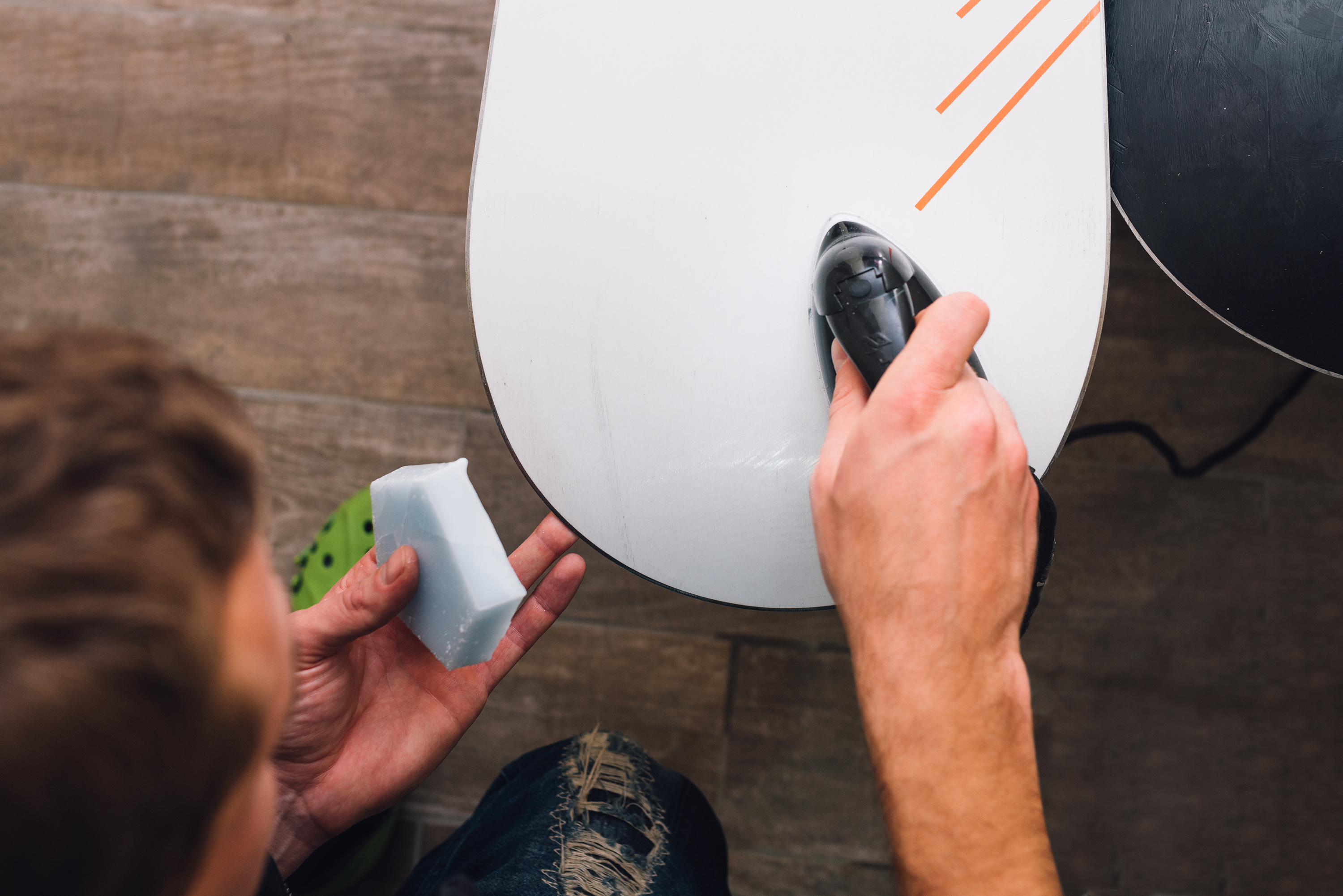 Do You Really Need To Wax A Brand New Snowboard?