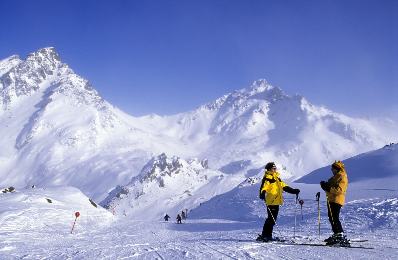 Top EU Doctor Confirms That Ski Resorts Contributed to Major Spread of