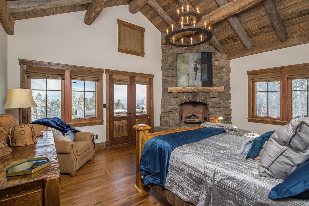 FOR SALE 5 Bed 8,849,000 Log Home With SkiIn SkiOut Access to Big