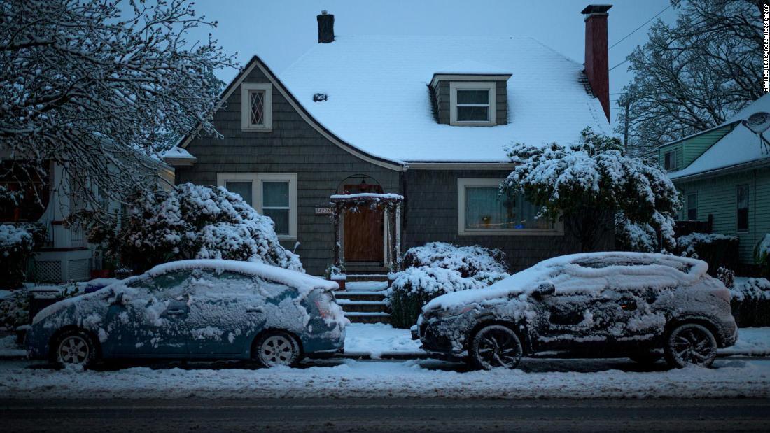Portland, OR Sees 1st Measurable April Snowfall in Recorded History