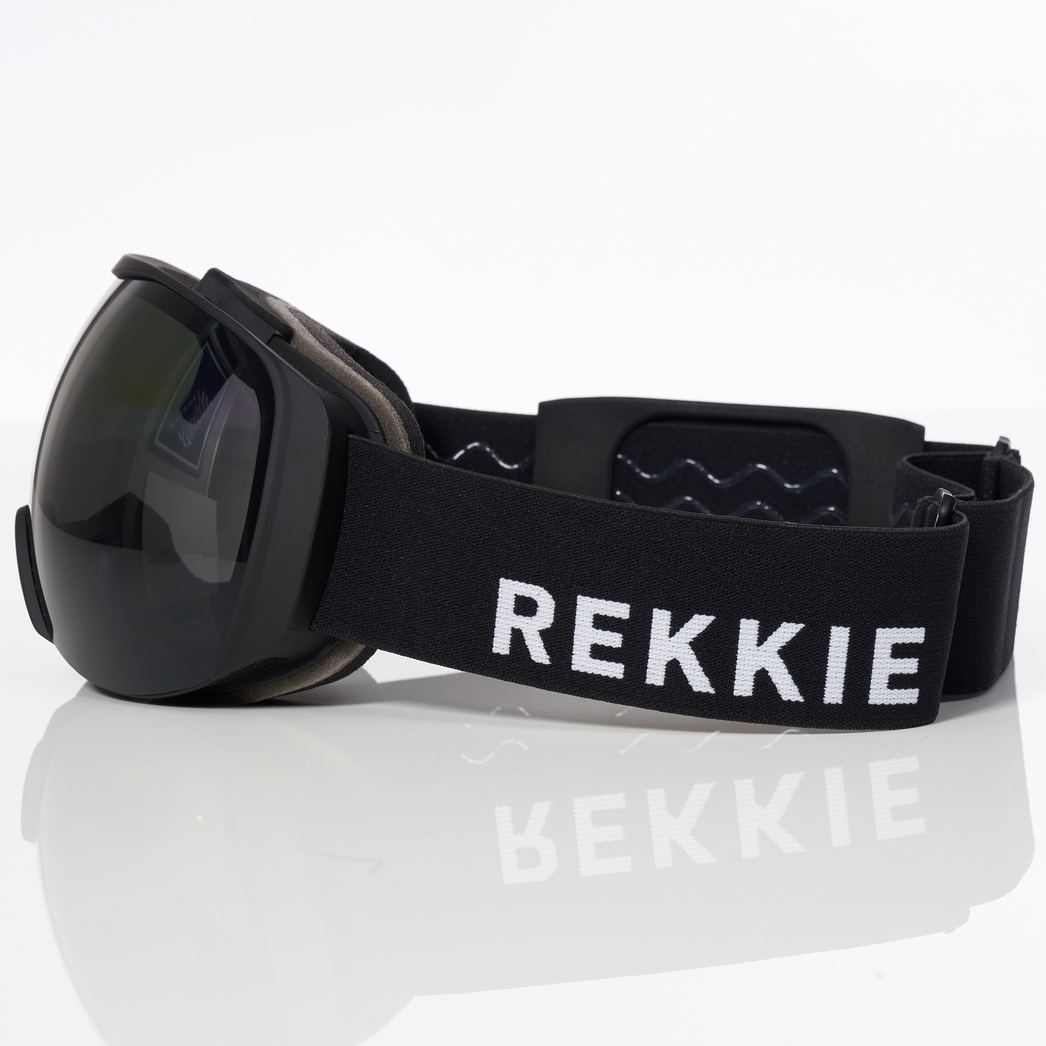 [GEAR REVIEW] REKKIE Fully Automated Smart Snow Goggles SnowBrains