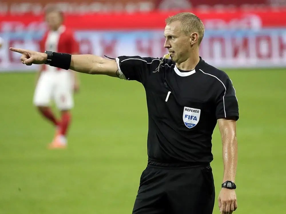 Soccer Fouls (What And When They Are Given)