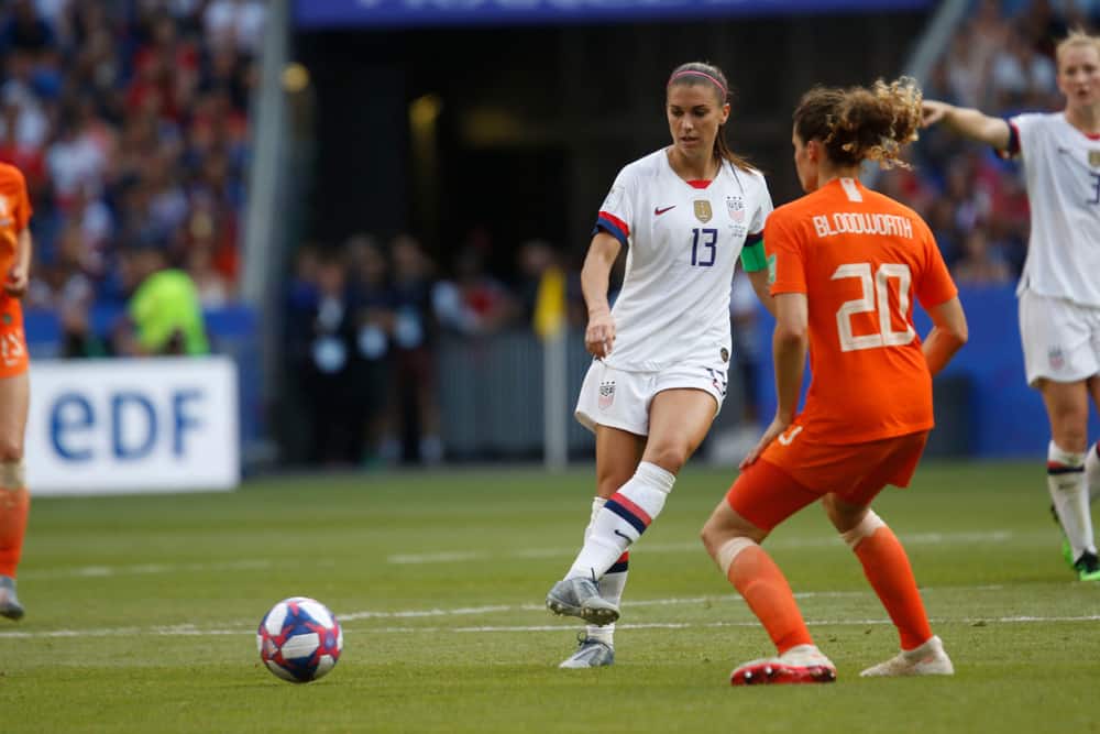 How Much Female Soccer Players Make (With Player Examples)