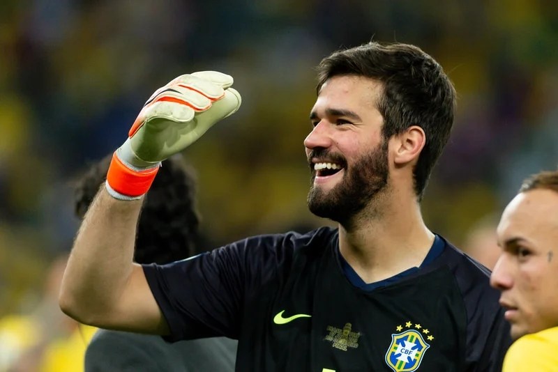 15 Best Soccer Goalkeepers of All Time (2023 Rankings)