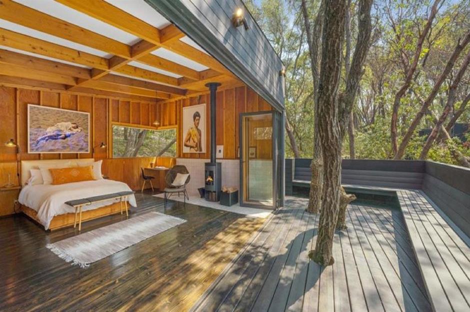 Black Houses That Will Convince You To Join The Dark Side Social Junkie