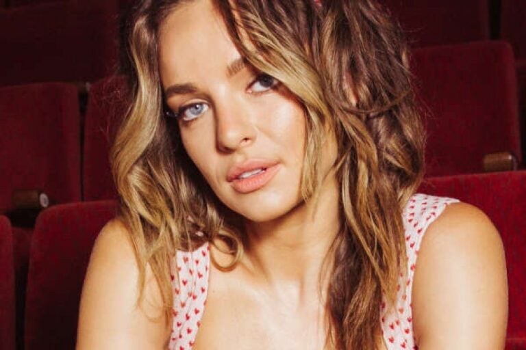 Abbie Chatfield details mental health struggle on Instagram