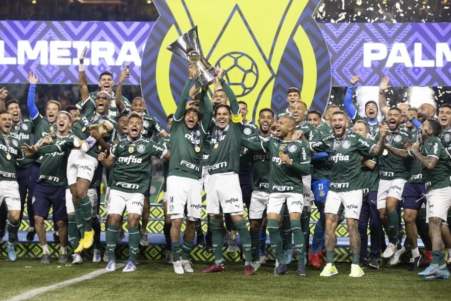 Palmeiras recebe troféu de campeão do Brasileirão 2022 SóEsporte