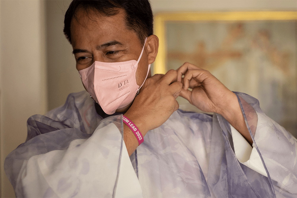Why Philippine Catholic Priests Are Wearing Pink Sojourners