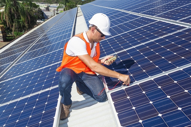 How Much Power Does a 300 Watt Solar Panel Produce In The