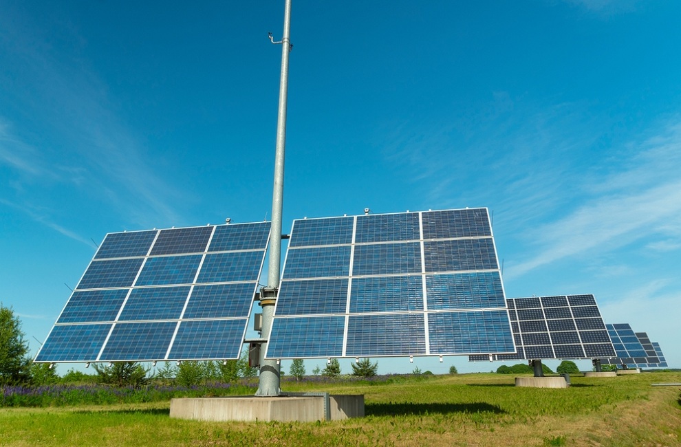 What is a Solar Tracker and is it Worth the Investment?