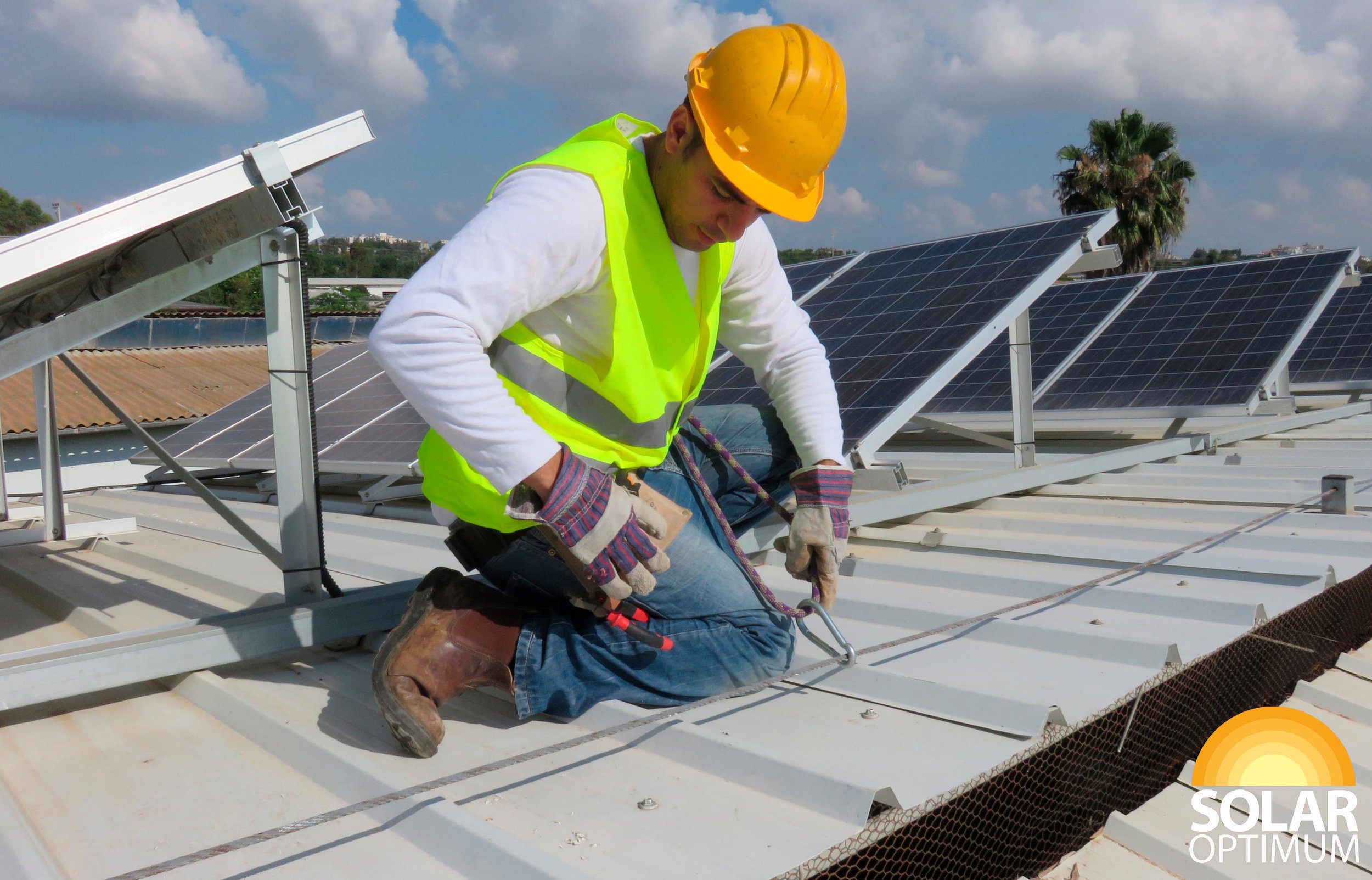 CALIFORNIA’S TRIUMPH IN A GROWING SOLARENERGY JOB MARKET Solar Optimum