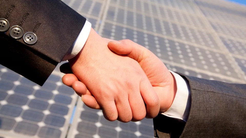 How To Sell Solar Panels & a Great Solar Salesperson