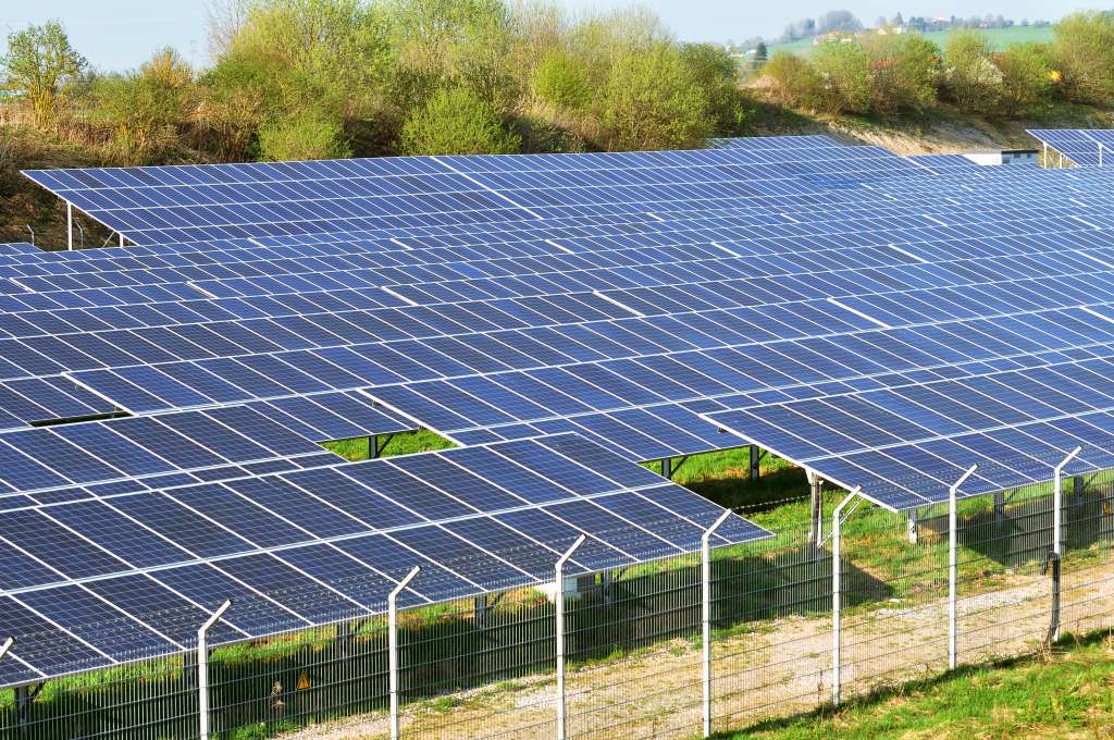 PlugandCharge Wie kann man Solarstrom direkt in das Netz einspeisen?