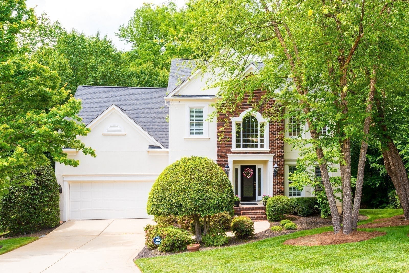 PIPER GLEN FOR SALE 7200 LUCERN CT, Charlotte, NC 28277 Danielle