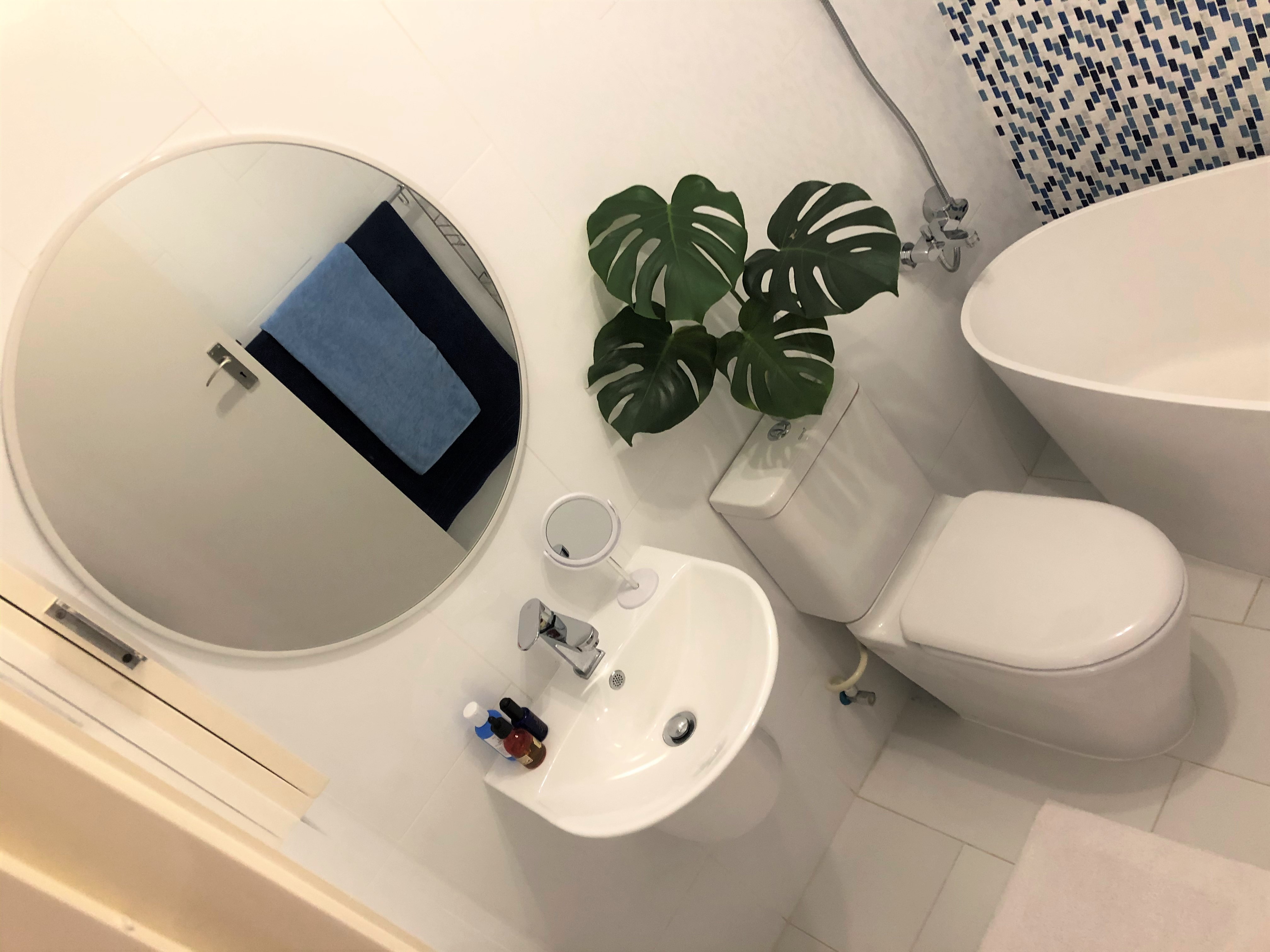 * R 9 750.00 PM * Immaculate and Spacious One Bedroom Apartment with walk around Balcony and