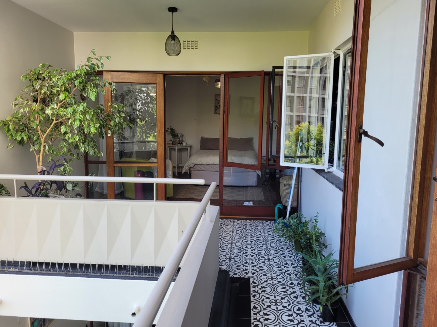 * R 2 500 000.00 * Spacious One Bedroom One Bathroom Corner Apartment with a Parking Bay in