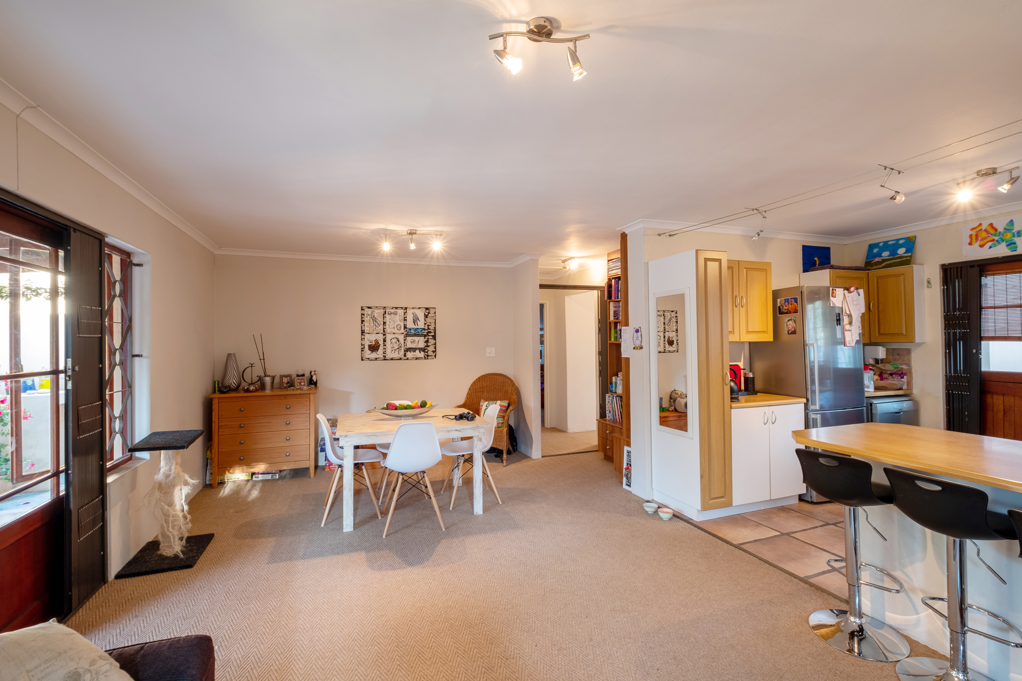 * R 1 695 000.00 * Beautiful Bright and Cheerful 3 Bedroom 2 Bathroom