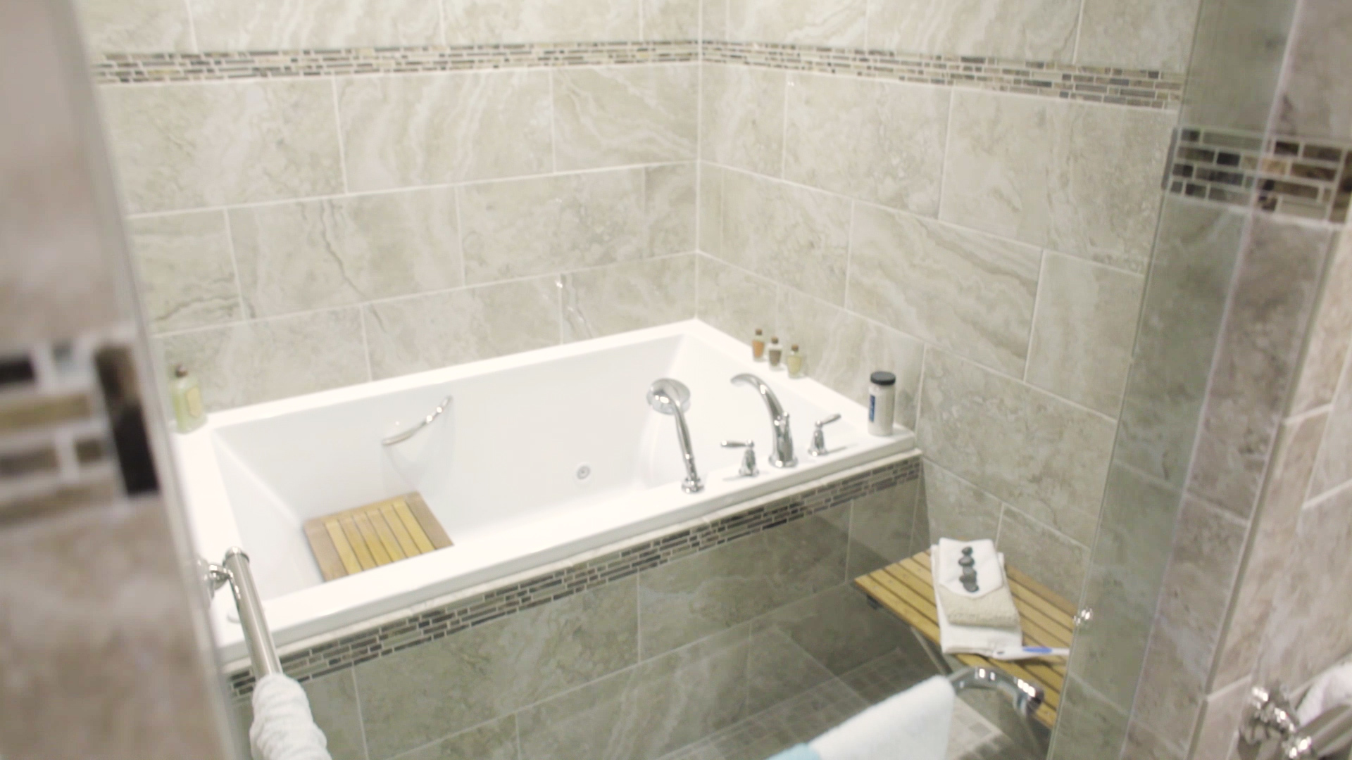 Tub Solid Construction and Maintenance Services