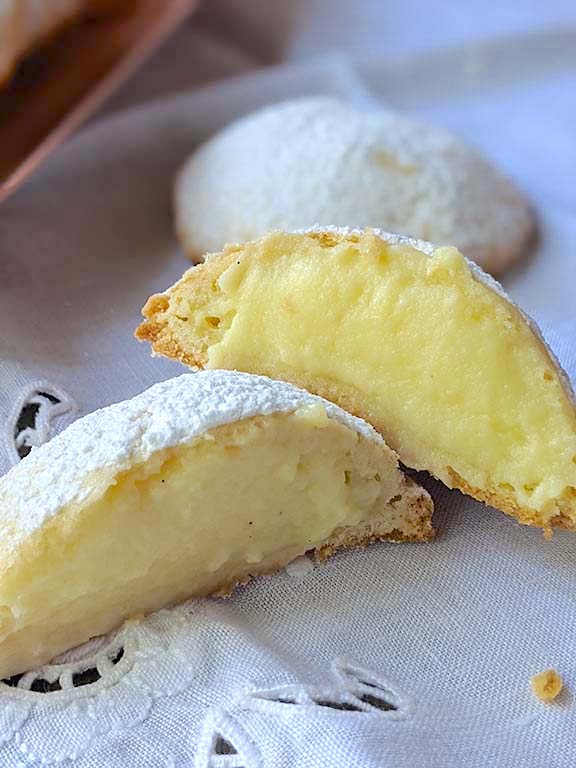 Genovesi PastrySicilian Dessert from Erice solodolce