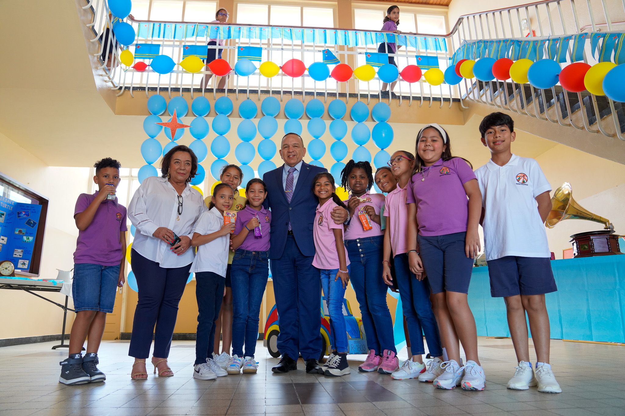 REINA BEATRIX SCHOOL A RICIBI BISHITA DI MINISTER ENDY CROES. Solo Di