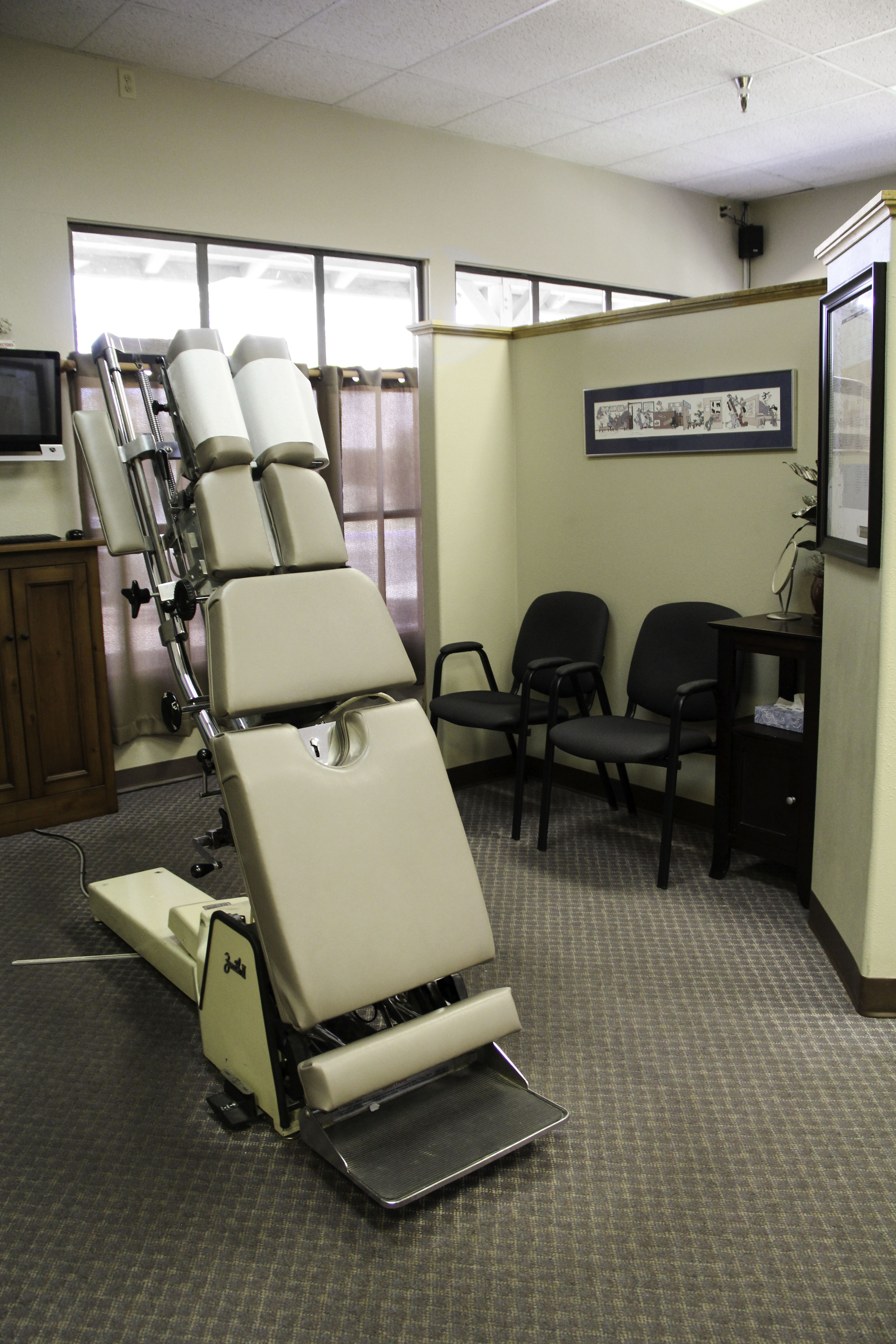 adjusting_table Life Chiropractic