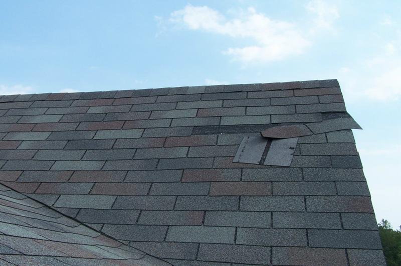 How To Tell If Your Roof Is Wind Damaged Sol Vista Roofing
