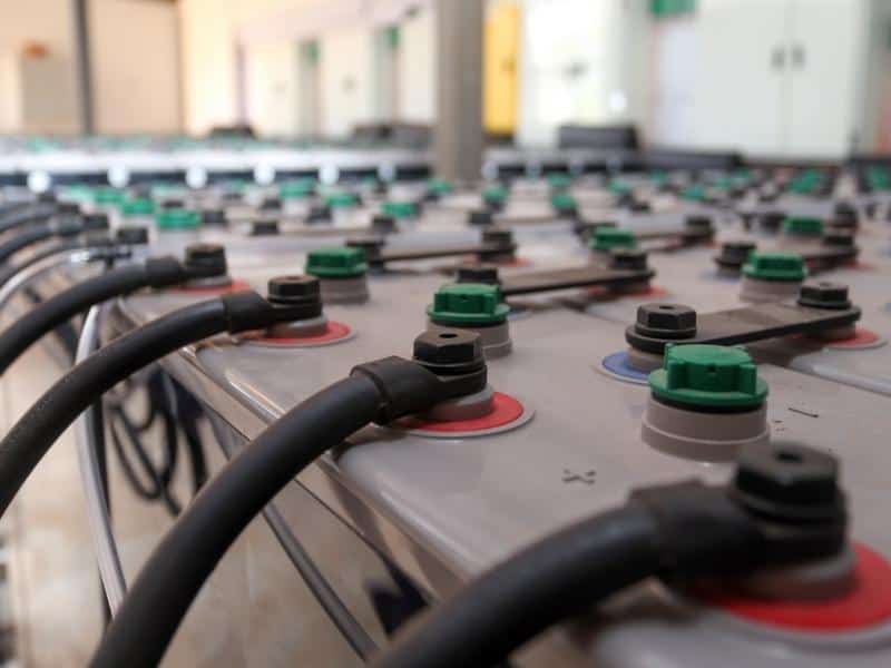 How Long Do Solar Panel Batteries Last? (+ Make Them Last) Solar