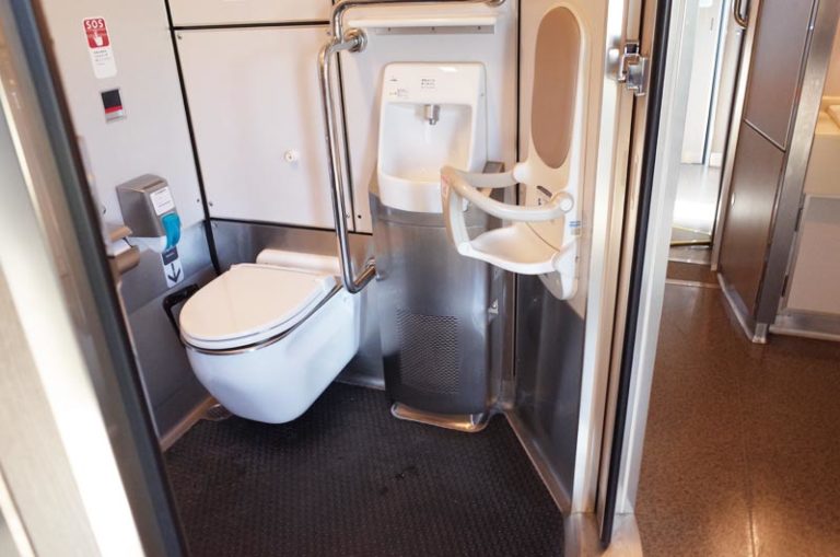 特急くろしおにトイレや車内販売ってある？切符の買い方と乗り方もご紹介！ Something Plus