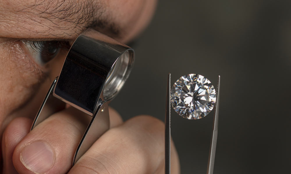 What Is a White Diamond? (Popularity, Brilliance & Value)