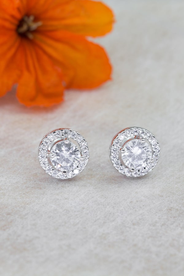 How Much Are Diamond Earrings? (Price Chart)