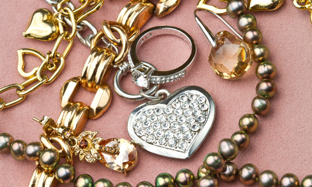 White Gold vs. Yellow Gold What's the Difference?