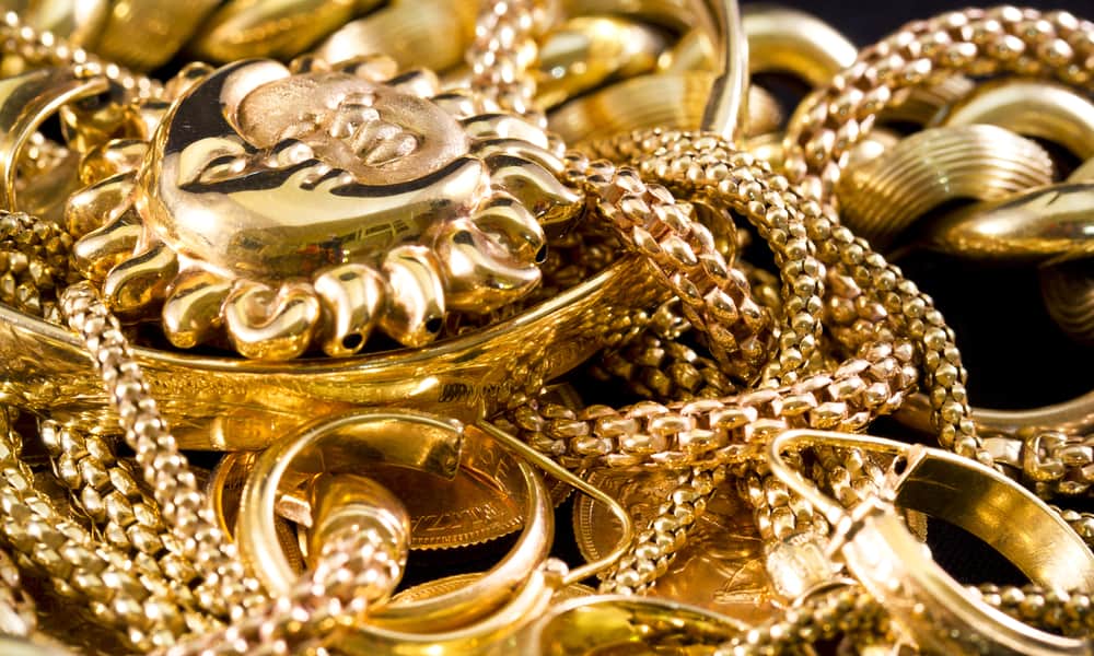 White Gold vs. Yellow Gold What's the Difference?