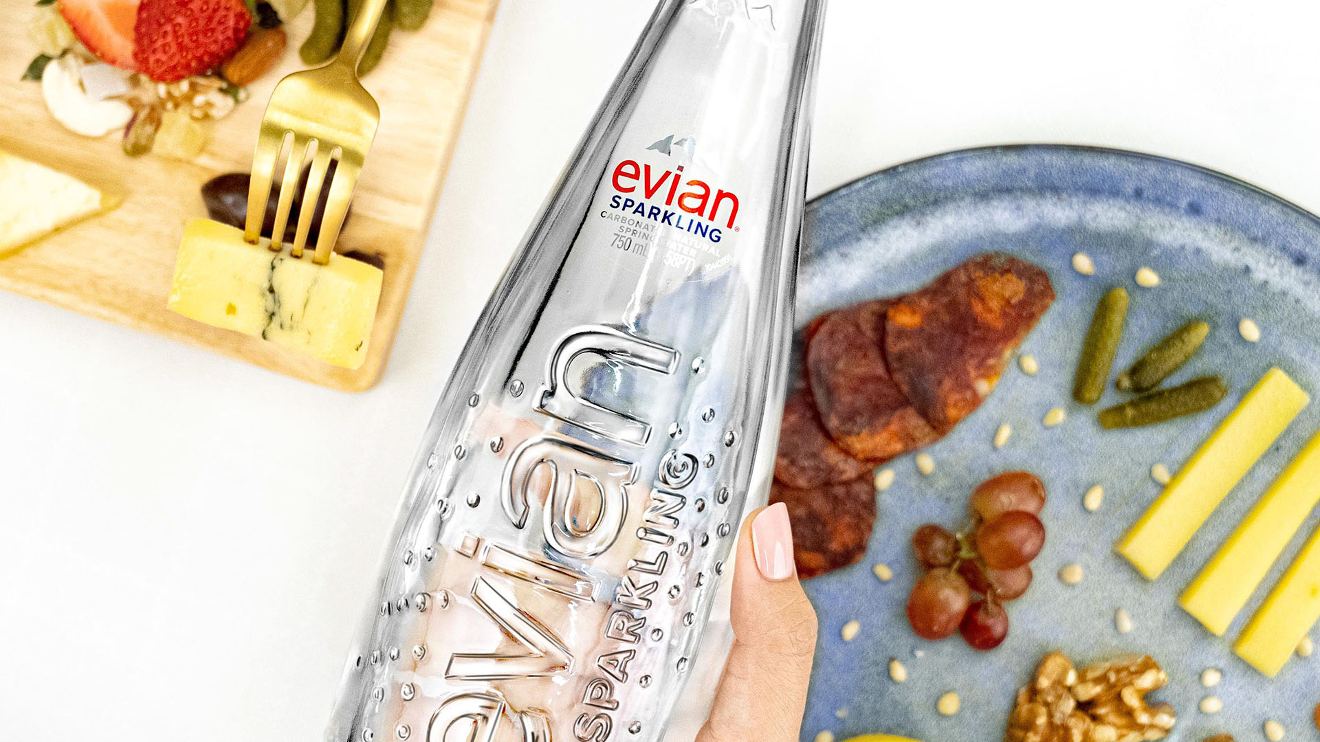 Evian Sparkling Water Revista Sommelier