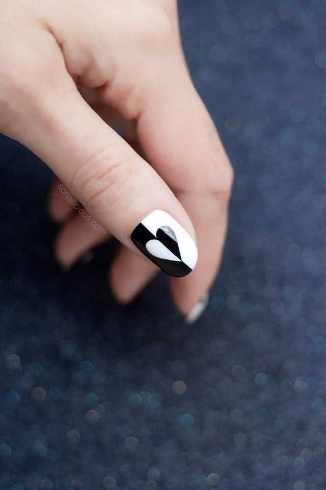 Black Heart Nails... for Valentine's Day and Beyond