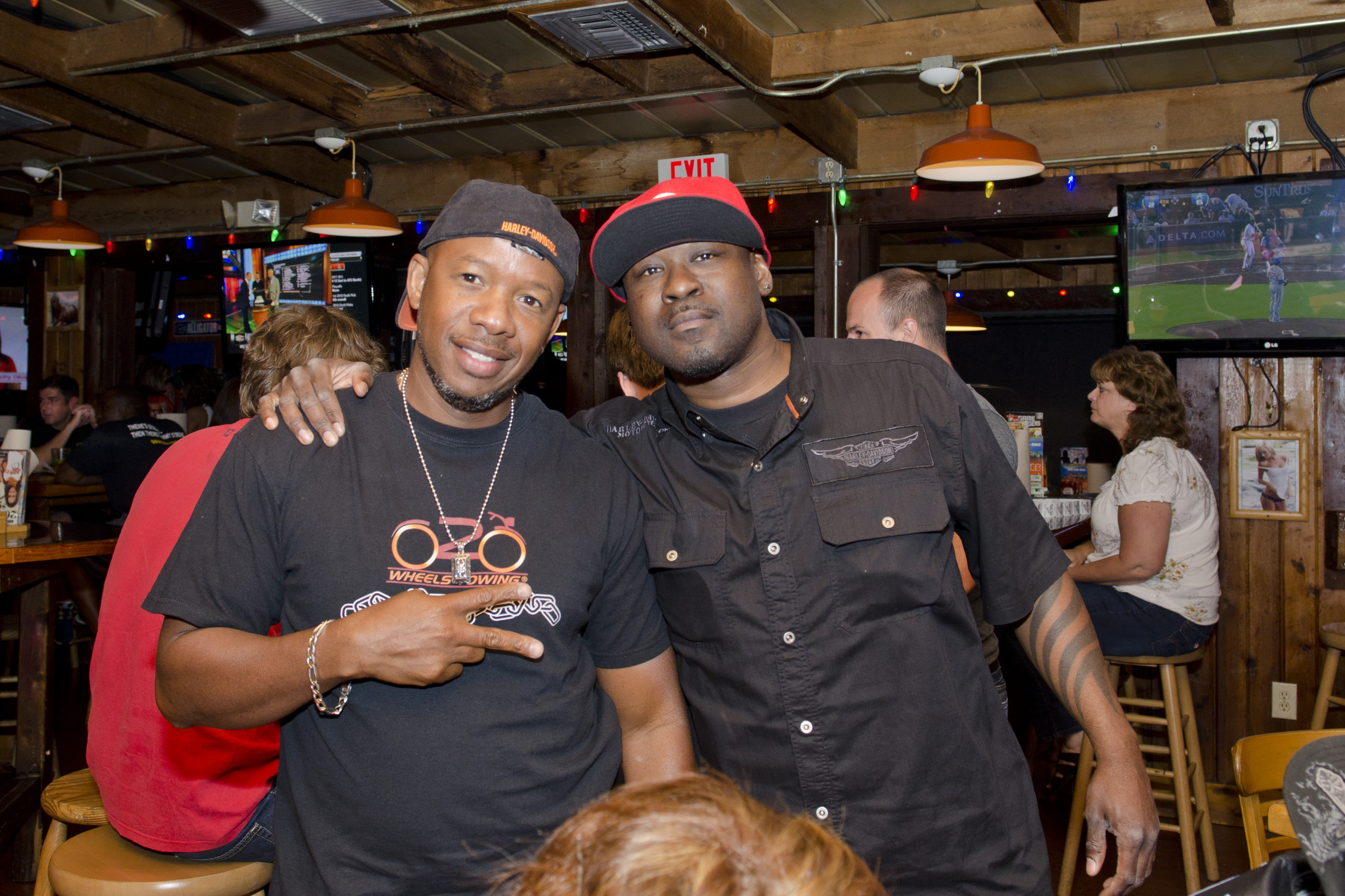 Bike night at Hooters sponsored by 2 Wheels Towing sonuiareed