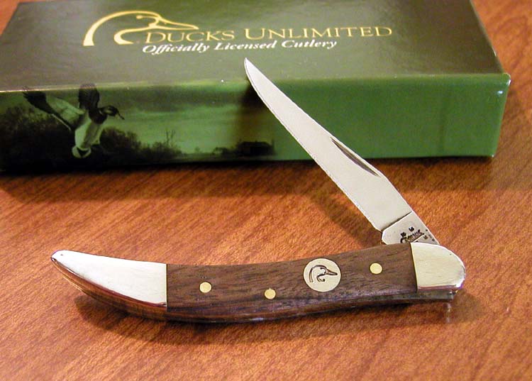 CASE DUCKS UNLIMITED KNIVES