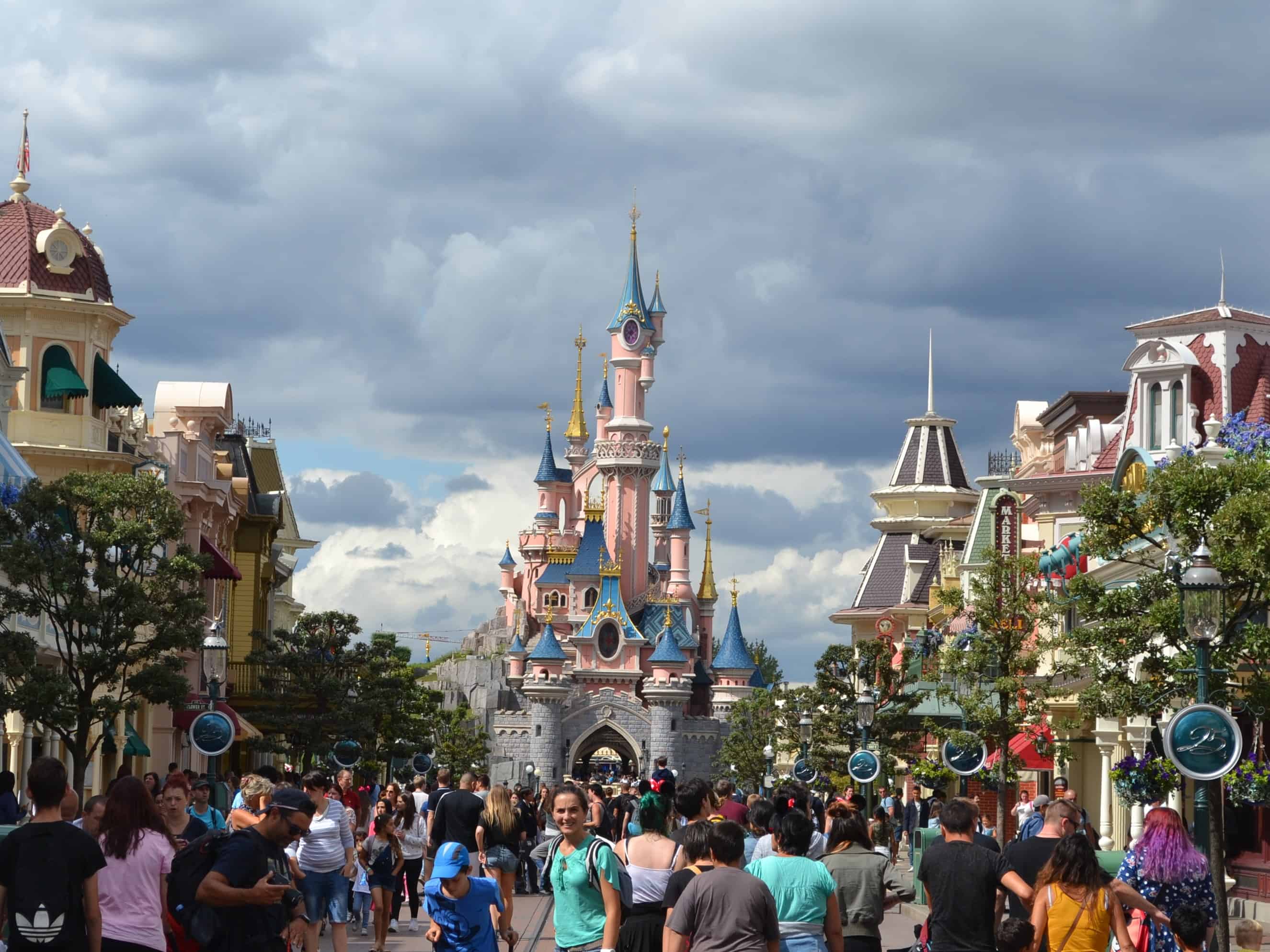 10 Tips for Visiting Disneyland Paris Sophie's Suitcase