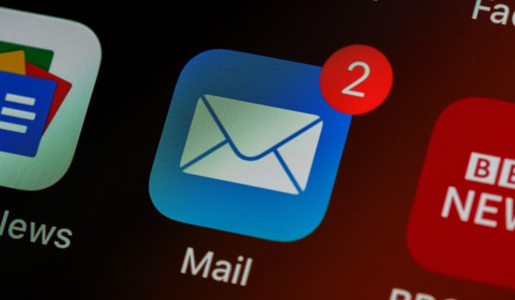 Gmail vs Yahoo Which Should You Choose? Sorta Techy