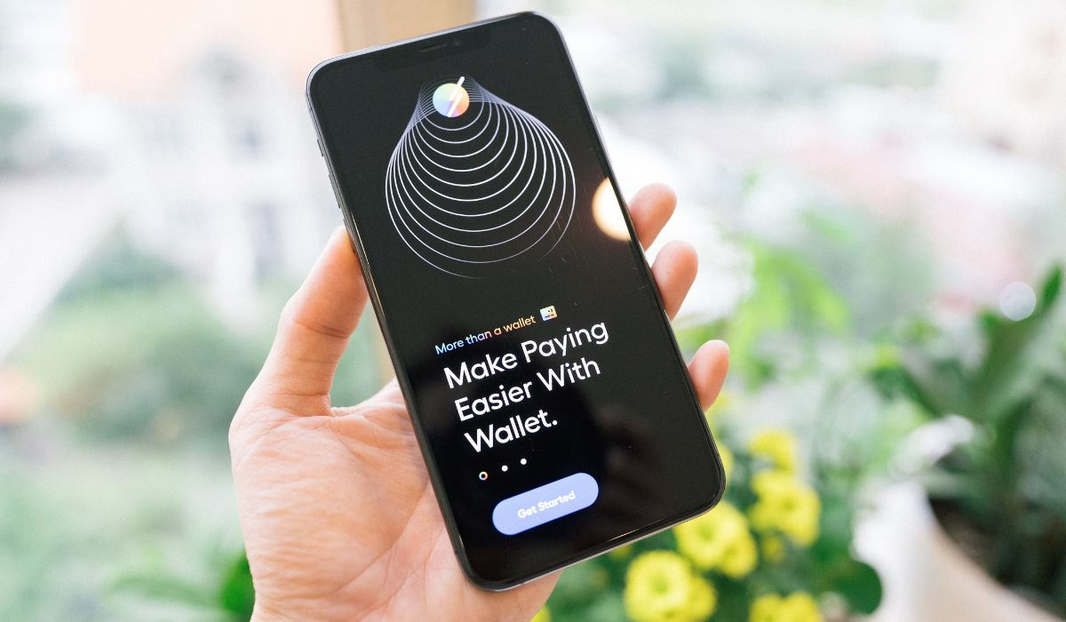 Why The Top Left Of iPhone Screen Is Blurry & How To Fix It