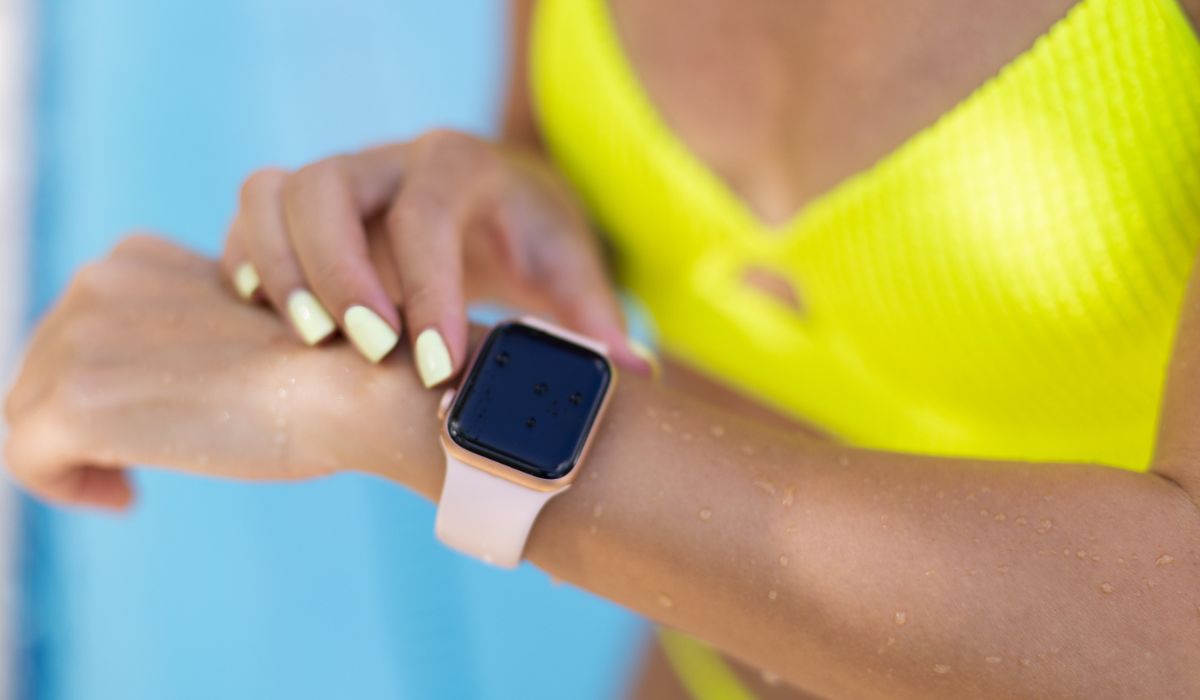 Can You Swim With An Apple Watch On? Sorta Techy